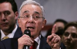 Las presuntas víctimas de Uribe anunciaron que presentarán un recurso de apelación ante la Corte Suprema