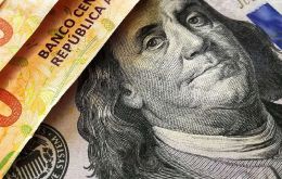 El dólar “blue” subió AR$25 respecto al día anterior