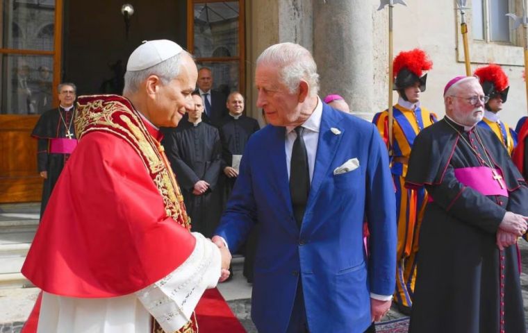 La histórica visita al Vaticano se había reprogramado por la enfermedad y posterior fallecimiento del Papa Francisco