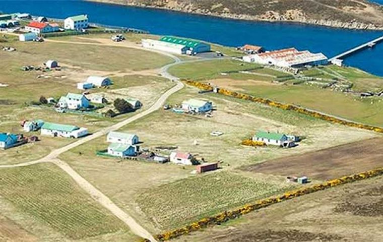 La estanca de Fitzroy, del Grupo FLH, a unos cuarenta y cinco minutos de la capital Stanley