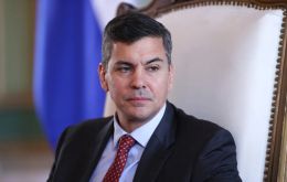 “He ordenado el máximo nivel de alerta en la frontera y proceder a la declaración del PCC y del Comando Vermelho como organizaciones terroristas”, recalcó Peña