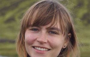 La investigadora de gripe aviar, Dra. Amandine Gamble de la Universidad de Cornell