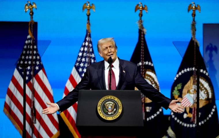 Trump defendió los ataques extrajudiciales realizados por su país: “Estamos haciendo saltar por los aires terroristas de carteles vinculados al régimen de Maduro”