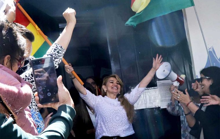 Áñez admitió que su salud se había deteriorado durante su detención