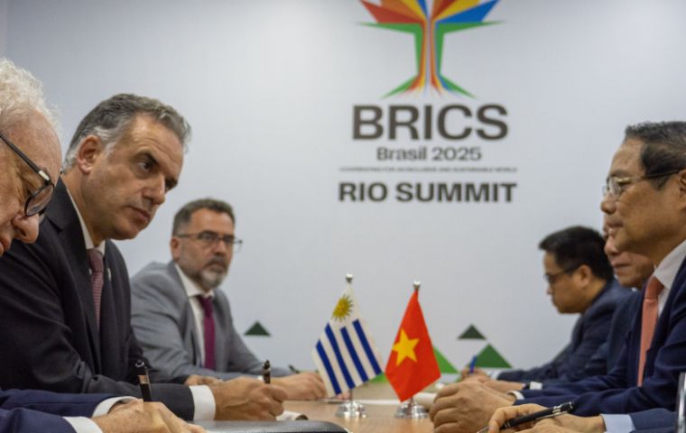 Carámbula subrayó que el laboratorio conjunto “fortalece la ciencia, la tecnología y la innovación del país”