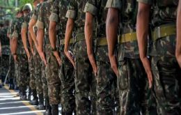 El Tribunal también decidió que todos los registros y comunicaciones internas deben actualizarse para utilizar los nombres de pila del personal militar transgénero