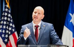 El actual Tratado de Libre Comercio entre Estados Unidos y Chile sigue vigente, pero está en revisión, señaló Judd