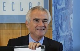 Salazar-Xirinachs calificó esta desigualdad histórica y estructural de “inaceptable”