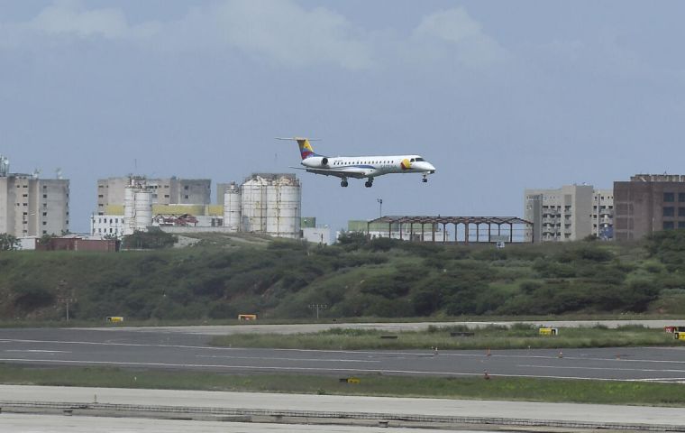 La Casa Blanca justificó la decisión de cierre del espacio aéreo como una medida de seguridad frente a “las actividades ilícitas y amenazas a la navegación internacional”