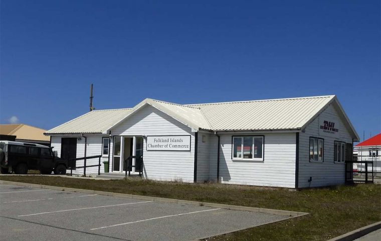 Local de la Cámara de Comercio de las Islas Falkland, la cual nuclea al mundo empresarial de las Islas