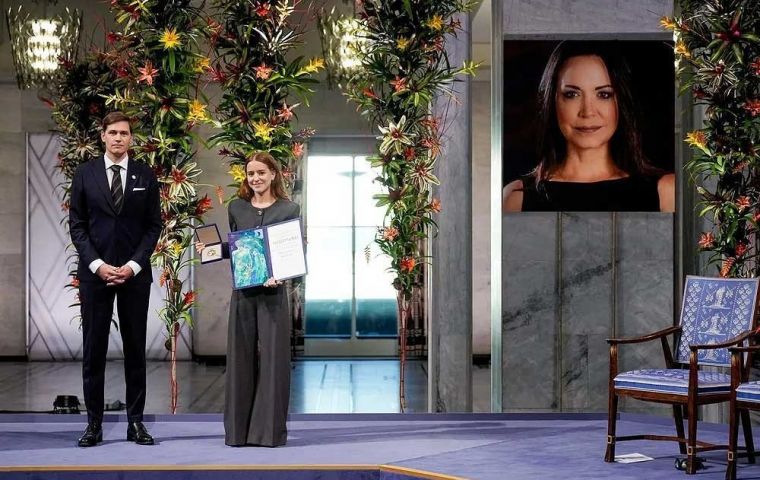 A través de su hija, Machado dedicó su reconocimiento a los “héroes anónimos de la resistencia”