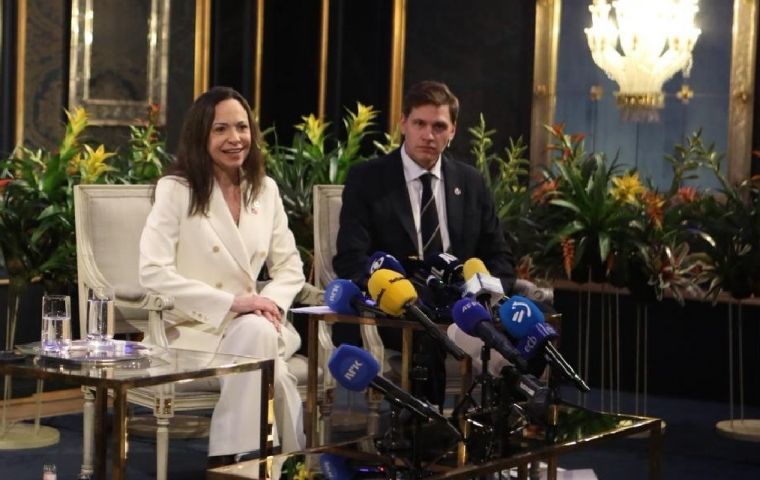 Machado se comprometió a llevar su galardón “a Venezuela en el momento oportuno”