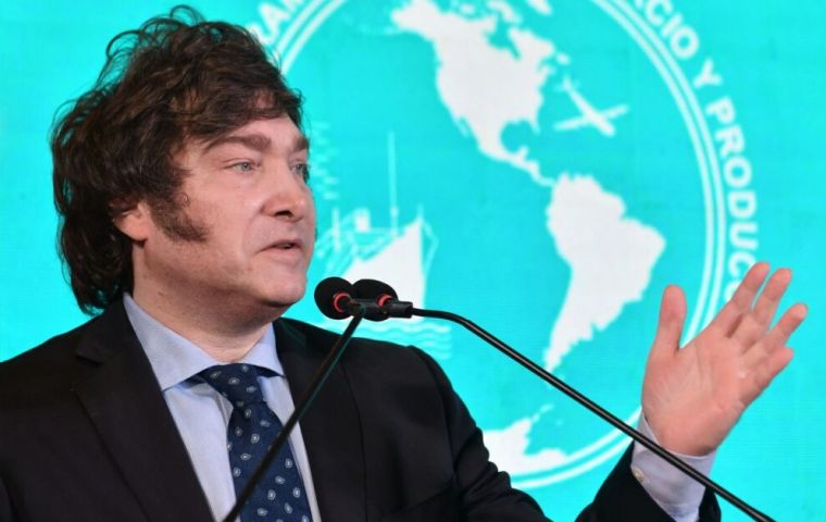 Milei tiene previsto visitar el Reino Unido en abril o mayo para conversar con Starmer y Farage