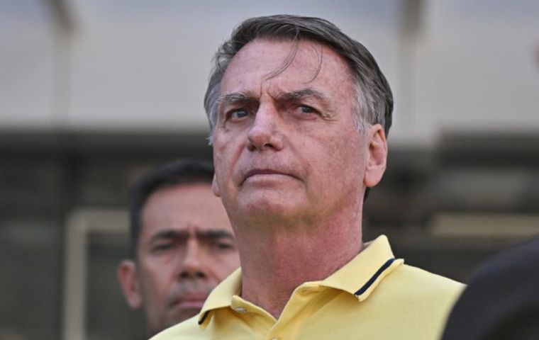 Los abogados de Bolsonaro solicitar&aacute;n autorizaci&oacute;n para que el expresidente sea trasladado a un hospital para los procedimientos