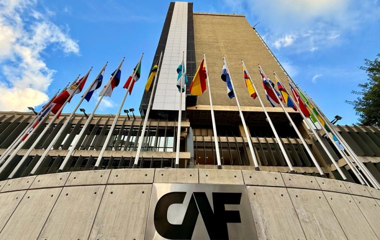 El paquete se alinea con la transformaci&oacute;n de CAF en un banco verde para la regi&oacute;n, explic&oacute; D&iacute;az-Granados