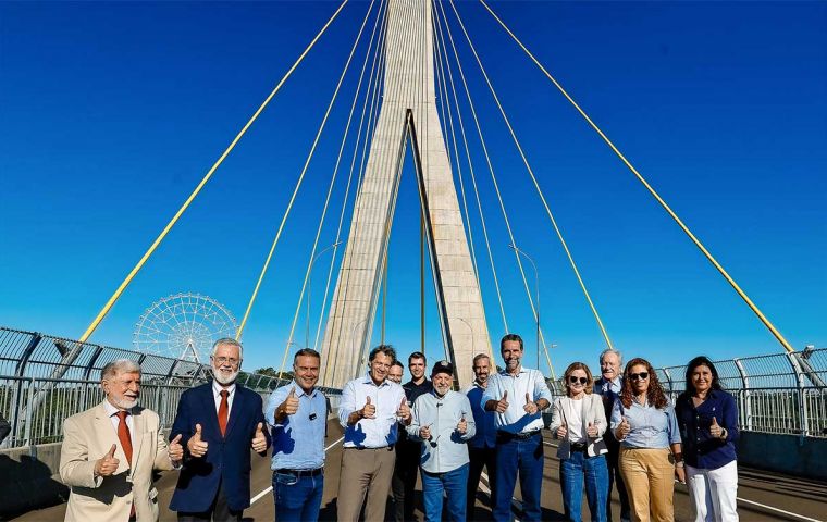 Lula presidi&oacute; la ceremonia, mientras Pe&ntilde;a permaneci&oacute; en Asunci&oacute;n por asuntos personales