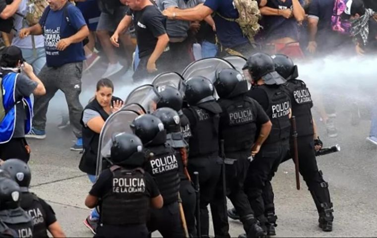 Mientras se interpongan apelaciones, las fuerzas de seguridad federales enfrentan una gran incertidumbre sobre c&oacute;mo manejar las manifestaciones callejeras