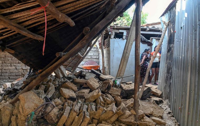 Se recomend&oacute; a la poblaci&oacute;n abstenerse de ingresar a los edificios da&ntilde;ados en espera de evaluaciones profesionales