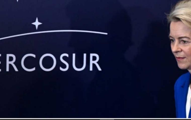 Von der Leyen firmar&aacute; el tratado en Asunci&oacute;n el lunes