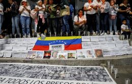 Foro Penal confirm&oacute; la madrugada del martes que 24 personas, entre ellas dos italianos, fueron liberadas de las c&aacute;rceles La Cris&aacute;lida y El Rodeo I