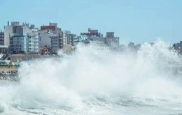 Pensaron que era un tsunami, pero fue una marea meteorológica causada por vientos cambiantes, explicó un experto citado por Clarín