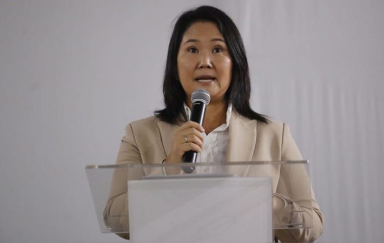 El fiscal que persigui&oacute; a la hija del expresidente Alberto Fujimori fue suspendido por seis meses
