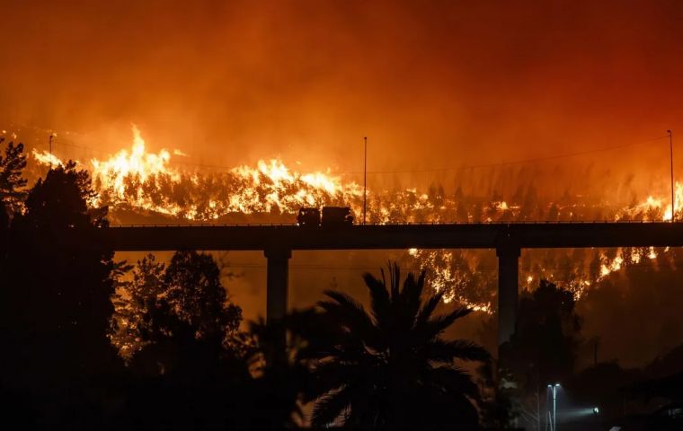 En el &uacute;ltimo balance p&uacute;blico, el Gobierno chileno cifr&oacute; en 536 las viviendas destruidas y situ&oacute; la afectaci&oacute;n total por incendios en m&aacute;s de 34.000 hect&aacute;reas: Foto: EFE/Pablo Hidalgo