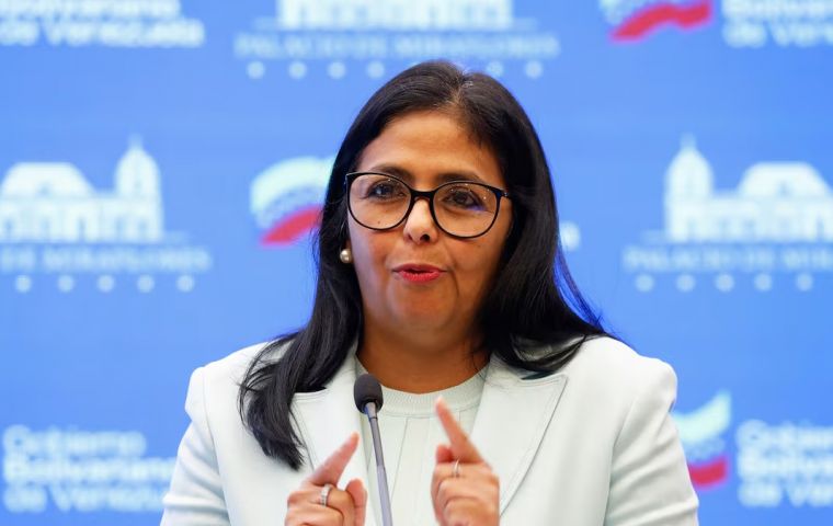 Rodriguez sostuvo que la propuesta es una legislacion respetuosa de la soberania venezolana y que permitiria convertir al pais en un gigante productor de hidrocarburos con participacion privada