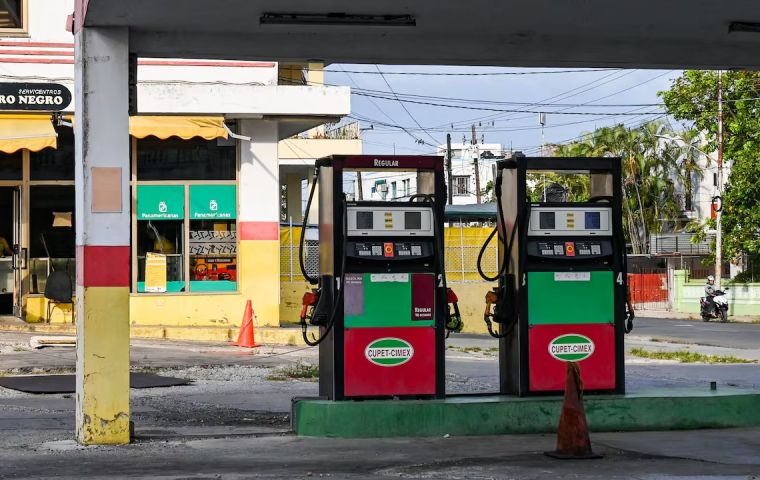 La p&aacute;gina oficial Transportaci&oacute;n Habana TH inform&oacute; que, por el &ldquo;d&eacute;ficit de combustible&rdquo;, no habr&aacute; servicios &ldquo;hasta nuevo aviso&rdquo; en &ldquo;ninguna de las rutas disponibles&rdquo; del sistema urbano