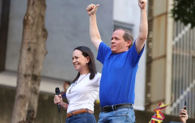 Guanipa difundi&oacute; un video mostrando su boleta de excarcelaci&oacute;n y afirm&oacute;: &ldquo;Hay mucho que hablar del presente y del futuro de Venezuela, siempre con la verdad por delante&rdquo;.