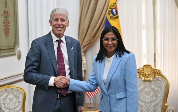 La visita coincidi&oacute; con un paquete de nuevas licencias y enmiendas anunciadas por el Departamento del Tesoro de EE. UU. a trav&eacute;s de la Oficina de Control de Activos Extranjeros (OFAC)