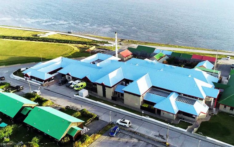 El bien equipado hospital KEMH principal centro de salud de las Falklands  (Foto  FIG)