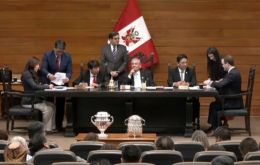 El nuevo jefe de Estado tendr&aacute; un mandato de transici&oacute;n de cinco meses y deber&aacute; entregar el cargo el 28 de julio al ganador de las elecciones generales previstas para el 12 de abril