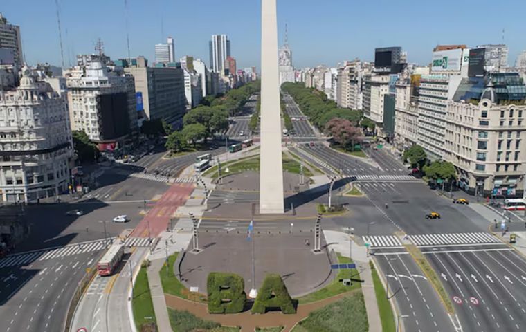 La huelga llega tras la obtenci&oacute;n del dictamen de mayor&iacute;a en comisiones y en la v&iacute;spera de una sesi&oacute;n que el oficialismo conf&iacute;a en habilitar con qu&oacute;rum