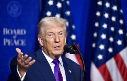 El giro llega tras la decisi&oacute;n de la Corte Suprema (6-3) que invalid&oacute; el esquema anterior de &ldquo;aranceles rec&iacute;procos&rdquo; impulsado por Trump bajo la Ley de Poderes Econ&oacute;micos de Emergencia Internacional