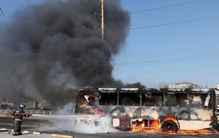 El gobierno de Jalisco pidi&oacute; a los ciudadanos permanecer en sus hogares y anunci&oacute; la suspensi&oacute;n del transporte p&uacute;blico, clases presenciales y eventos masivos