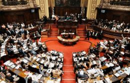 Según el cronograma parlamentario manejado por legisladores y reportado por la prensa local, el texto se someterá a votación en el Senado el miércoles 25 de febrero