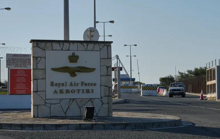 El ataque se produjo despu&eacute;s de que el primer ministro Keir Starmer anunciara que el Reino Unido acept&oacute; una solicitud de Washington para permitir el uso de bases brit&aacute;nicas en misiones &ldquo;defensivas&rdquo;