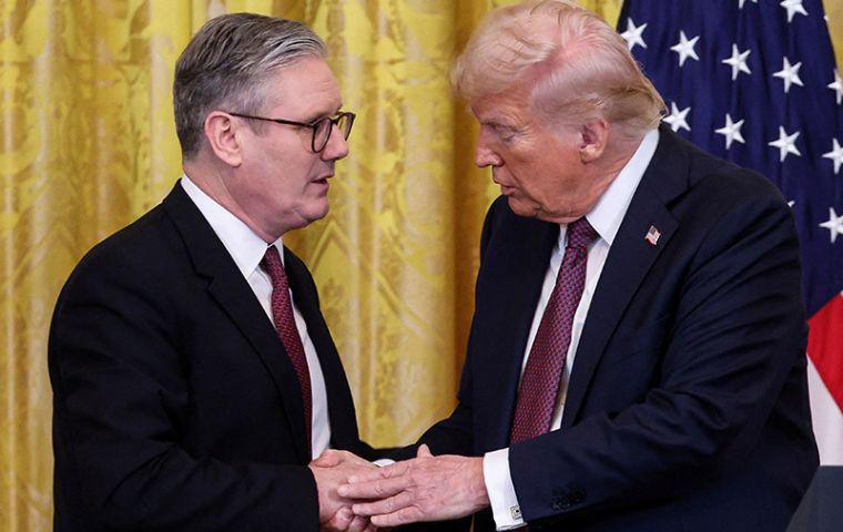 Trump reproch&oacute; a Starmer haber tardado en autorizar el uso de instalaciones brit&aacute;nicas por parte de fuerzas de EE. UU., mientras que la cooperaci&oacute;n con otros socios europeos se ha vuelto m&aacute;s s&oacute;lida
