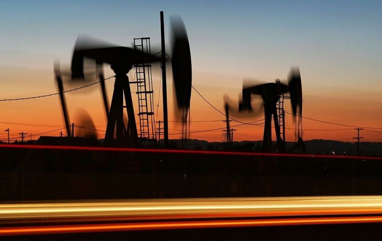 El mercado ya no est&aacute; reaccionando solo a los combates, sino al riesgo concreto sobre la oferta. Foto: Getty Images