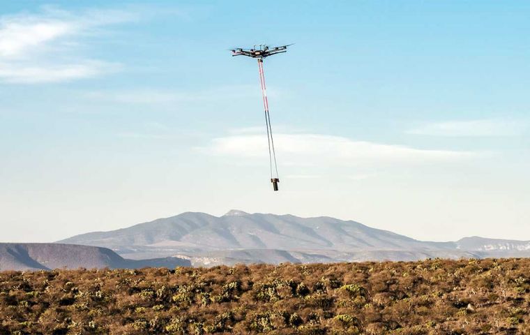 Se piensa operar con drones magn&eacute;ticos, con capacidad de relevamientos electromagn&eacute;ticos junto a un radar de nueva tecnolog&iacute;a penetrante de tierras