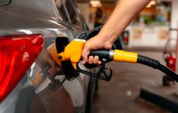 En el mercado, varias consultoras ya descuentan que el nuevo ajuste en combustibles, junto con educaci&oacute;n, tarifas y alimentos, har&aacute; m&aacute;s dif&iacute;cil esa trayectoria.