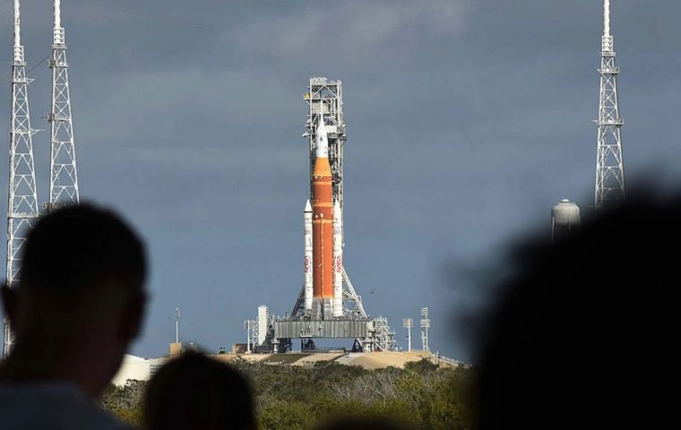 Mientras la NASA cierra Artemis II, tambi&eacute;n reorden&oacute; el resto del programa lunar