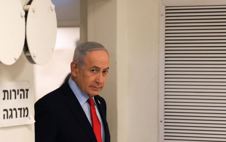 La declaraci&oacute;n de Netanyahu lleg&oacute; en una rueda de prensa en Jerusal&eacute;n, donde tambi&eacute;n afirm&oacute; que Ir&aacute;n ya no puede enriquecer uranio ni fabricar misiles bal&iacute;sticos, aunque no present&oacute; pruebas