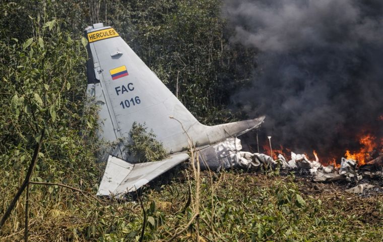 El gobernador de Putumayo, Jhon Gabriel Molina, precis&oacute; que entre los pasajeros hab&iacute;a 112 militares y dos polic&iacute;as, y cifr&oacute; el balance provisional en al menos ocho muertos y 83 heridos