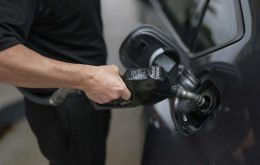 La Agencia Internacional de la Energ&iacute;a (AIE) ha calificado la crisis como la mayor amenaza de la historia para la seguridad energ&eacute;tica mundial.