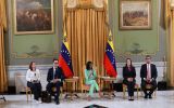 Esta semana estar&aacute; partiendo para Washington la delegaci&oacute;n de diplom&aacute;ticos que va a asumir el inicio de esta nueva etapa de relaciones y di&aacute;logo diplom&aacute;tico, pol&iacute;tico, declar&oacute; Delcy Rodr&iacute;guez