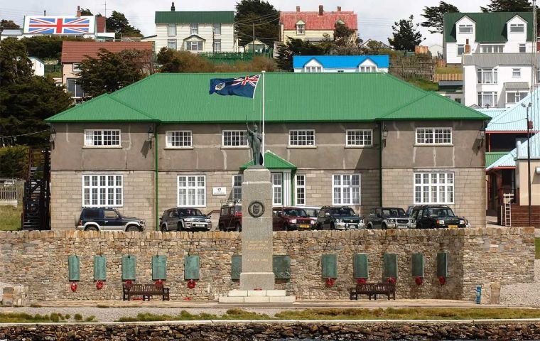 La Tesorer&iacute;a por su parte se vio favorecida pues registr&oacute; un incremento en los impuestos a las empresas y de rentas personales en lo que va del ejercicio. 