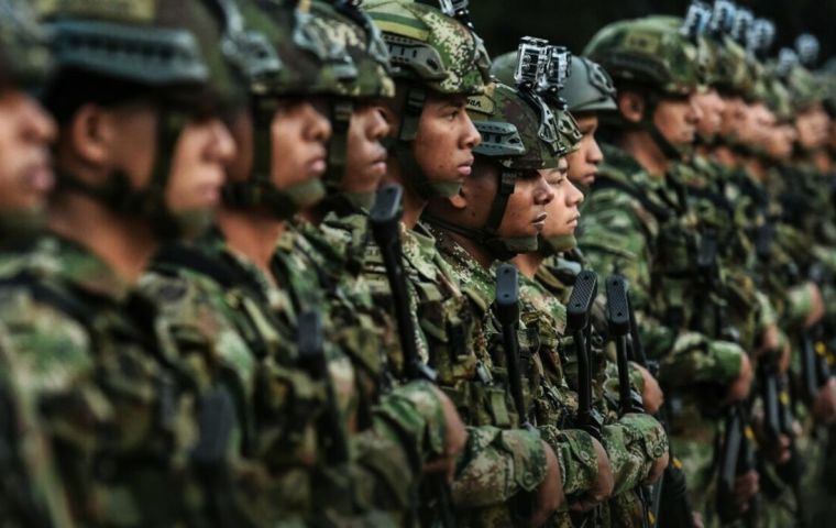 Soldados del Ej&eacute;rcito Nacional de Colombia en formaci&oacute;n. Foto: AFP