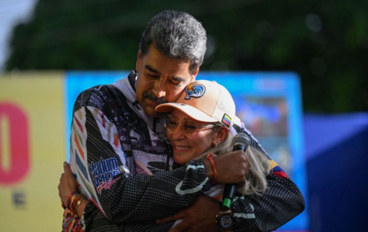 Maduro y Flores permanecen recluidos en el Centro de Detenci&oacute;n Metropolitano de Brooklyn desde su captura.